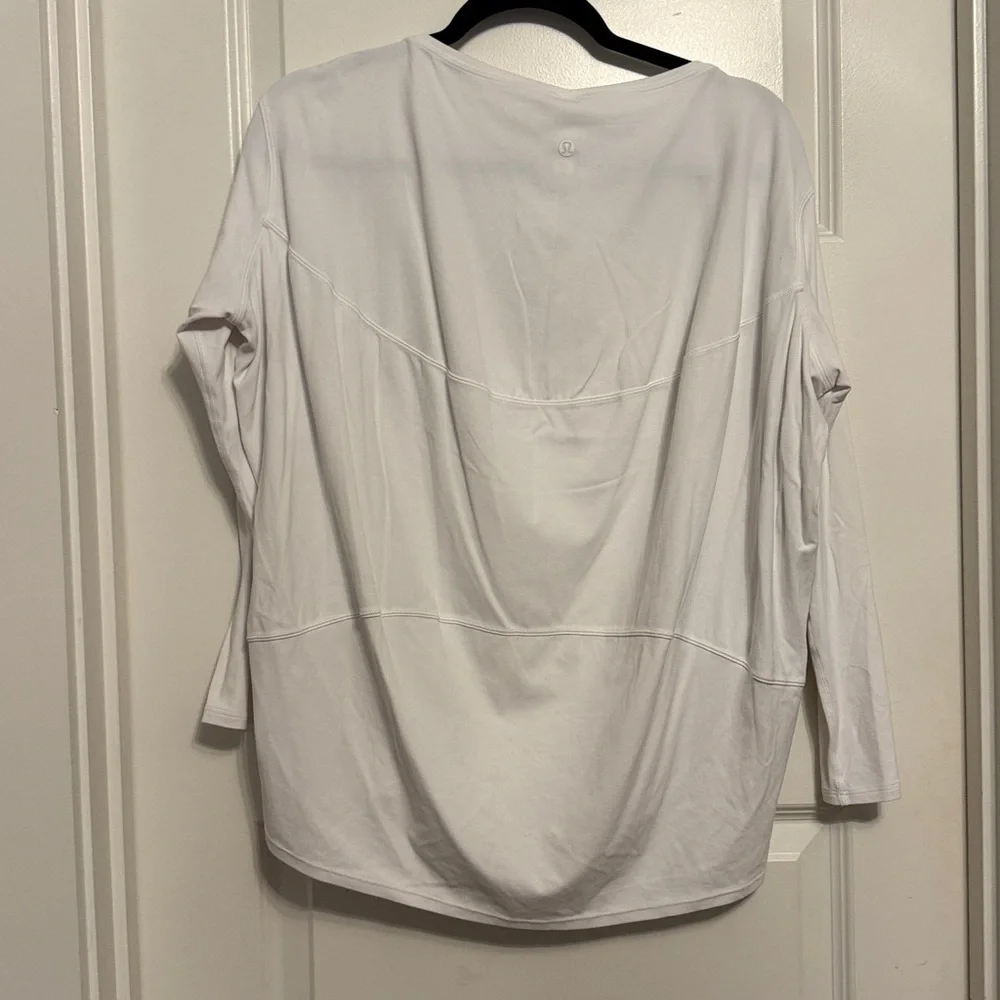 Lululemon Athletica White Long Sleeve draped back Top - Picture 3 of 3